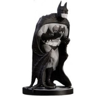 Batman Black and White Statue by Ethan Van Sciver & Ray Villafane 6